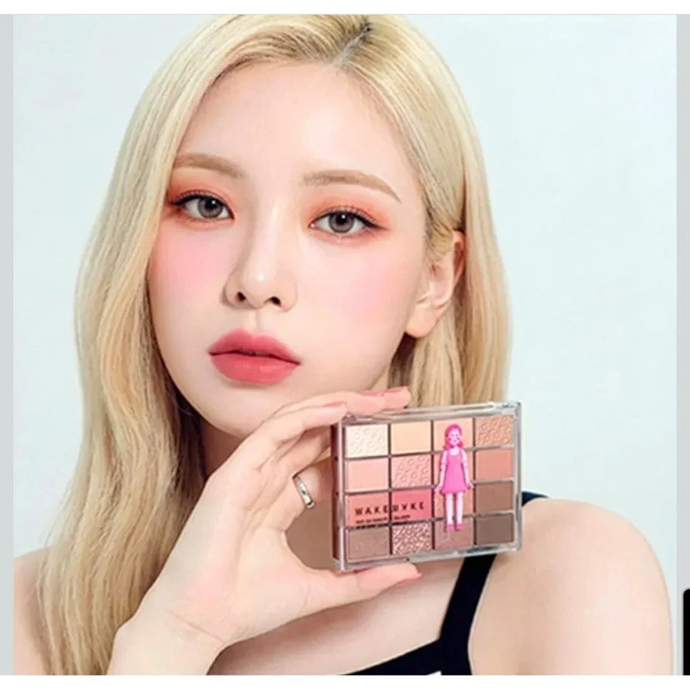 WAKEMAKE X SQUIDGAME Soft Blurring Eye Palette 24 Bloody Game Blurring NEW
